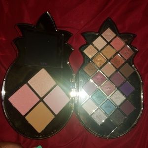 Tarte pineapple makeup palette